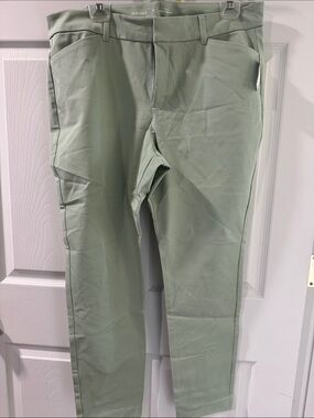 Old Navy Men’s Sage Green Chinos